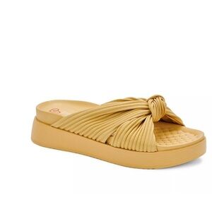 BLONDO CARINA Women's Carina Platform Sandals YELLOW​​​​‎